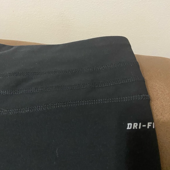Nike dri fit crop work out pants; small - Picture 4 of 5